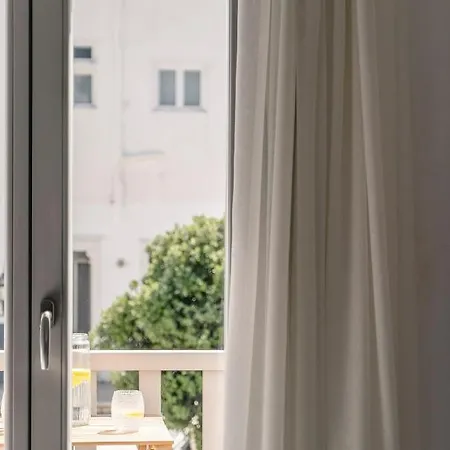 New Spacious With Balcony In The Heart Of Naousa (Paros)