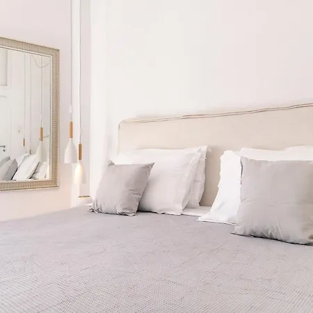 New Spacious With Balcony In The Heart Of Apartment *