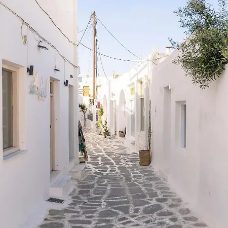 New Spacious With Balcony In The Heart Of * Naousa (Paros)