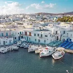 New Spacious With Balcony In The Heart Of Náoussa