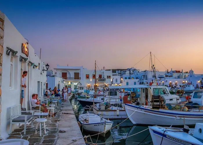 New Spacious With Balcony In The Heart Of Naousa